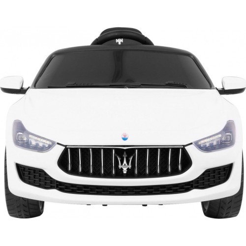 Электромобиль Maserati Ghibli, белый