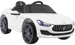 Maserati Ghibli elektromobilis, balts