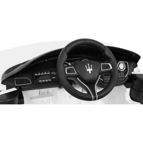 Электромобиль Maserati Ghibli, белый