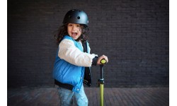 BERG Nexo salokāms skrejritenis ar gaismas riteņiem un LED platformu, laima