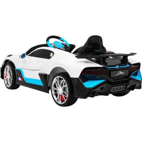 Электромобиль Bugatti Divo, белый