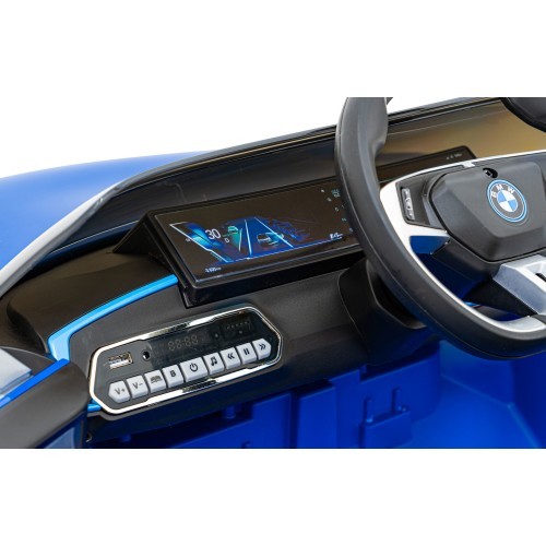 Elektromobilis BMW I4 zils