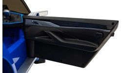 Elektromobilis BMW I4 zils