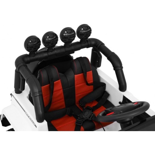 Full Time off-road vehicle 4WD White