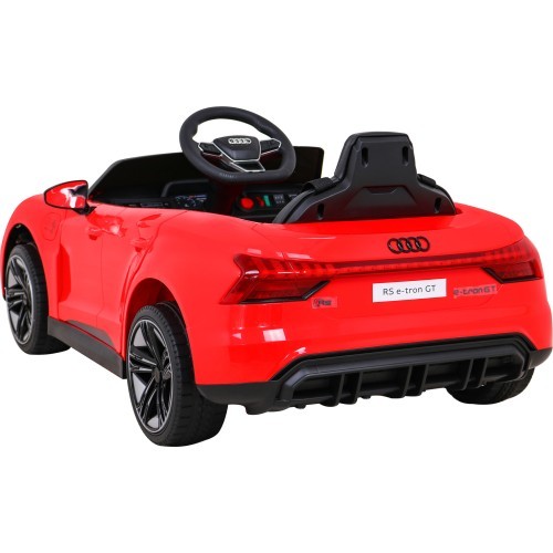 Elektromobilis Audi RS E-Tron GT, sarkans