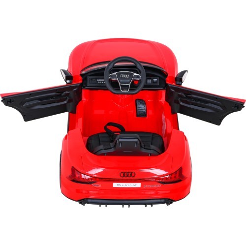 Elektromobilis Audi RS E-Tron GT, sarkans