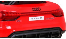 Elektromobilis Audi RS E-Tron GT, sarkans