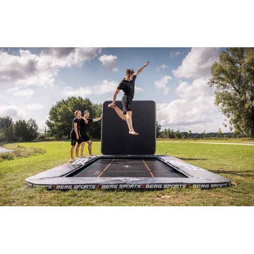 Батут BERG SPORTS Ultim Pro Bouncer FlatGround 500 + AeroWall