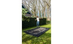 Батут EXIT Dynamic для установки в грунт 275x458 см с защитными плитками Freezone – чёрный