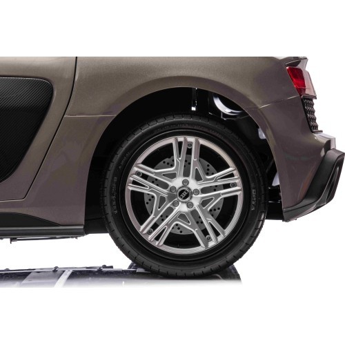 Audi Spyder R8 LIFT vehicle Grey