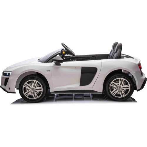 Audi Spyder R8 LIFT vehicle White