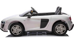 Audi Spyder R8 LIFT vehicle White