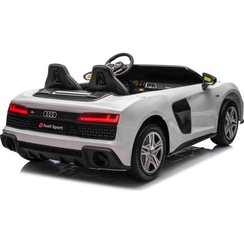 Audi Spyder R8 LIFT vehicle White