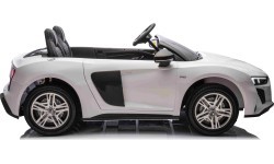 Audi Spyder R8 LIFT vehicle White