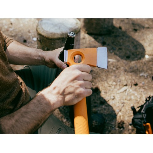 Fiskars universālais cirvis “Ultra Light”