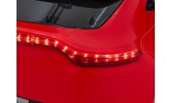 Электромобиль Aston Martin DBX, красный