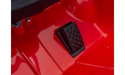 Электромобиль Aston Martin DBX, красный