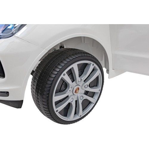 Porsche Cayenne S vehicle Painting White