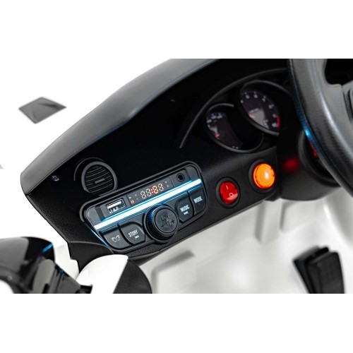 Elektromobilis Porsche Spyder RS 718, balts