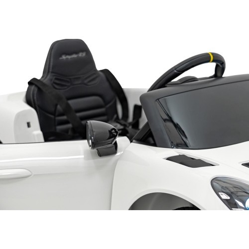 Porsche Spyder RS 718  vehicle White
