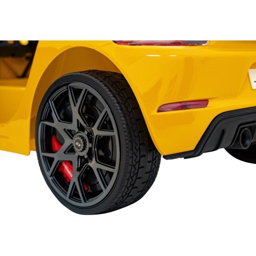 Porsche Spyder RS 718  vehicle Painting Yellow