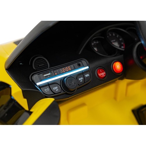 Электромобиль Porsche Spyder RS 718, жёлтый