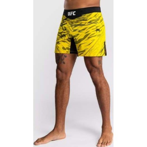 UFC Fusion by Venum Authentic Fight Night vīriešu cīņas šorti, Short Fit, dzelteni