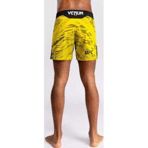 UFC Fusion by Venum Authentic Fight Night vīriešu cīņas šorti, Short Fit, dzelteni