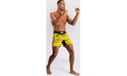 UFC Fusion by Venum Authentic Fight Night vīriešu cīņas šorti, Short Fit, dzelteni