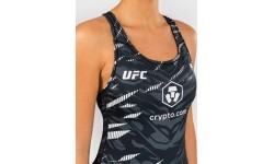 UFC Fusion by Venum Authentic Fight Night sieviešu pieguļošs bezpiedurkņu krekls ar iebūvētu krūšturi – melns