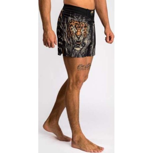 Venum Tiger vīriešu cīņas šorti, melni / neona oranži