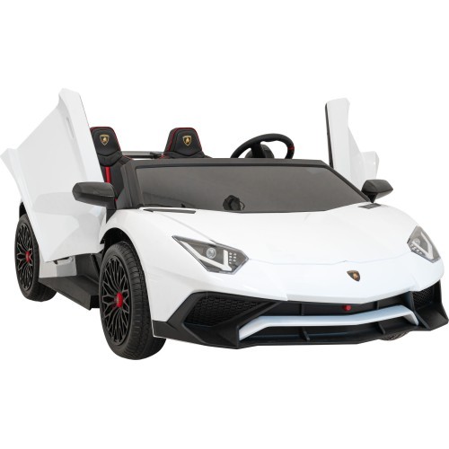 Vehicle Lamborghini Aventador SV White