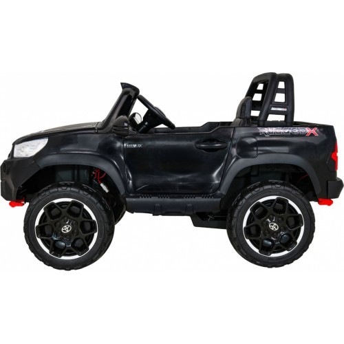 Электромобиль Toyota Hilux, чёрный