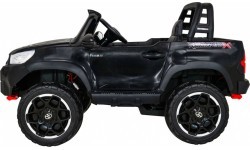 Электромобиль Toyota Hilux, чёрный