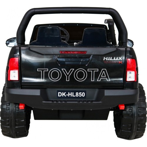 Vehicle Toyota Hilux Black