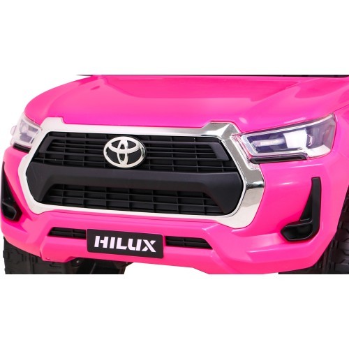 Toyota Hilux automašīna rozā