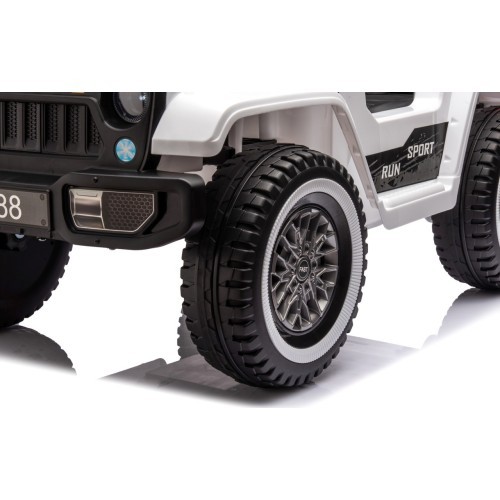 Off Road Vehicle MOUNTAIN White