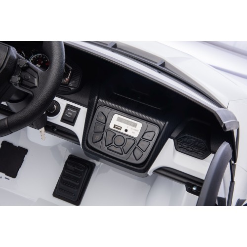 Elektromobilis Lamborghini Revuelto XL, balts