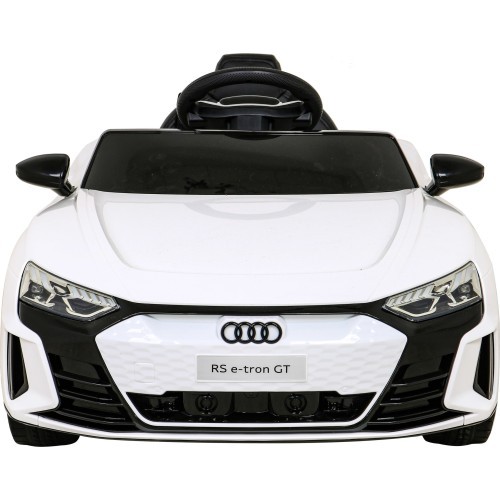 Электромобиль Audi RS E-Tron GT, белый