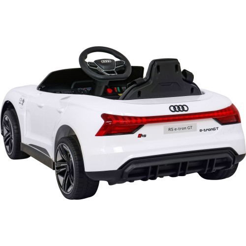 Elektromobilis Audi RS E-Tron GT, balts