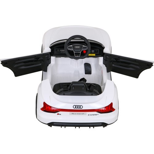 Электромобиль Audi RS E-Tron GT, белый