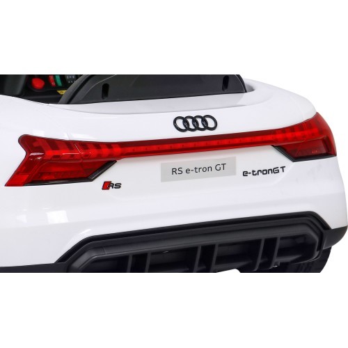 Elektromobilis Audi RS E-Tron GT, balts