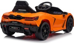 Электромобиль Lamborghini Revuelto, оранжевый