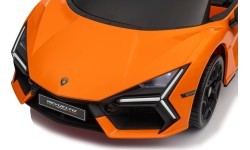Elektromobilis Lamborghini Revuelto, oranžs
