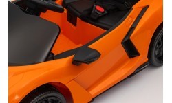 Elektromobilis Lamborghini Revuelto, oranžs