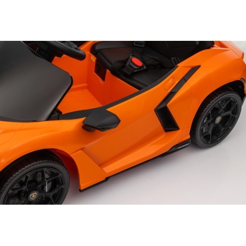 Elektromobilis Lamborghini Revuelto, oranžs