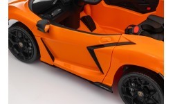 Elektromobilis Lamborghini Revuelto, oranžs