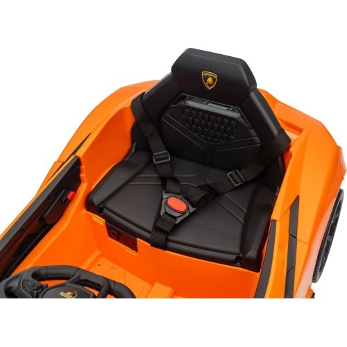 Электромобиль Lamborghini Revuelto, оранжевый