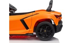 Elektromobilis Lamborghini Revuelto, oranžs