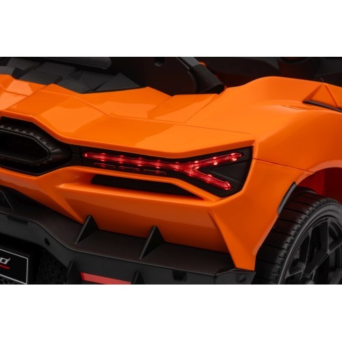 Elektromobilis Lamborghini Revuelto, oranžs
